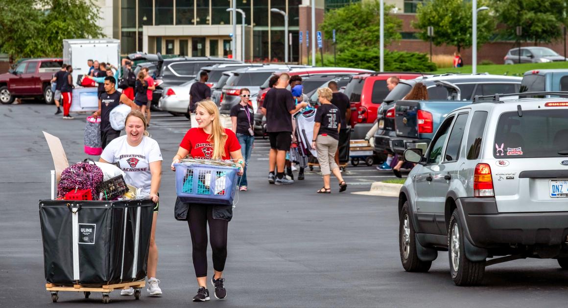 students moving in